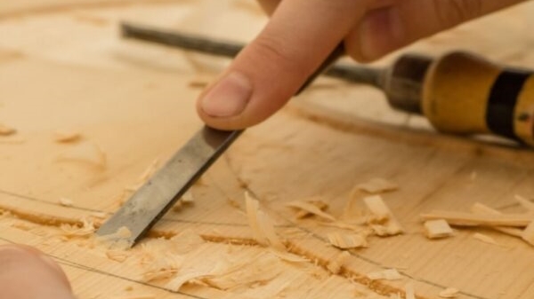 A Beginner's Guide to Choosing the Perfect Wood Carving Knife